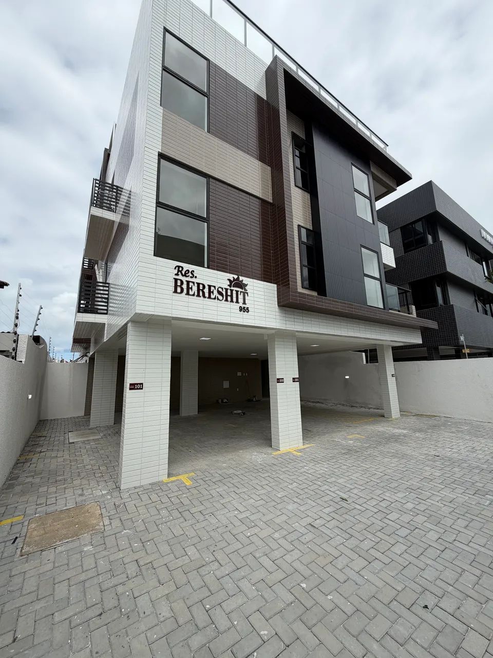 Apartamento no Bessa , térreo com quintal, 2 quartos/ 64 metros 