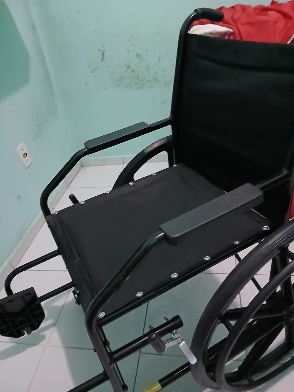 vendo cadeira de roda - Foto 3