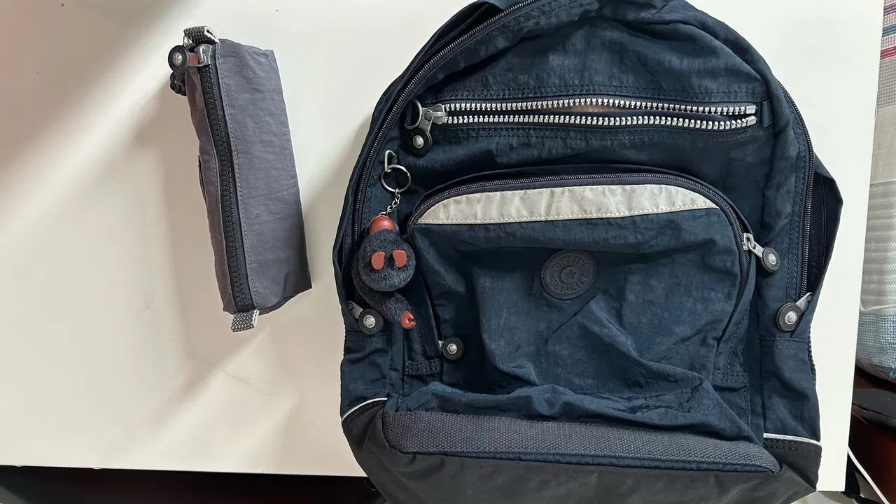  Mochila Kipling + Estojo Kipling - Kit Completo
