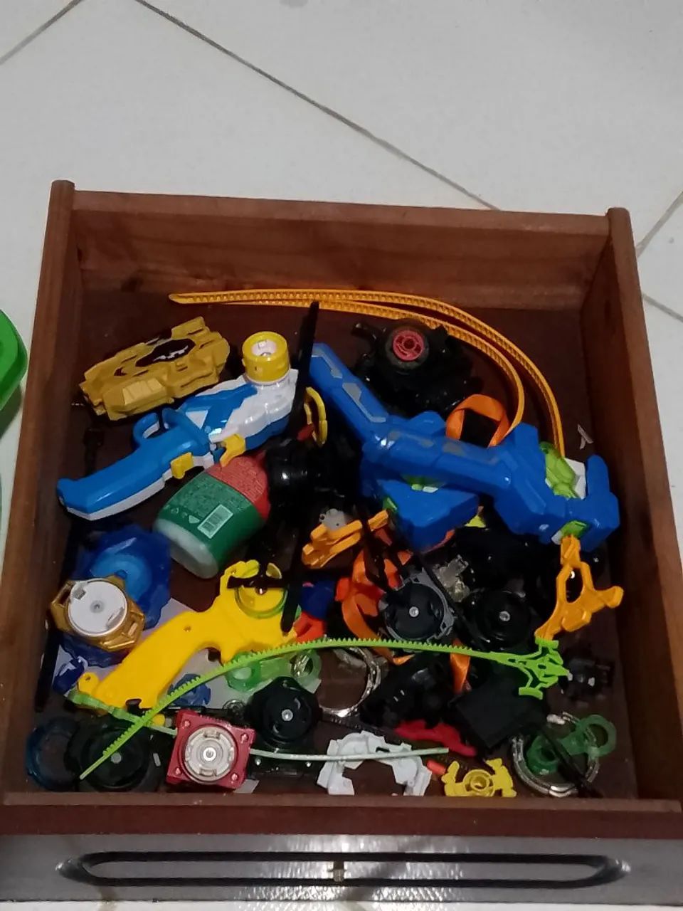 Lote e peças variadas de Beyblade  - Foto 2