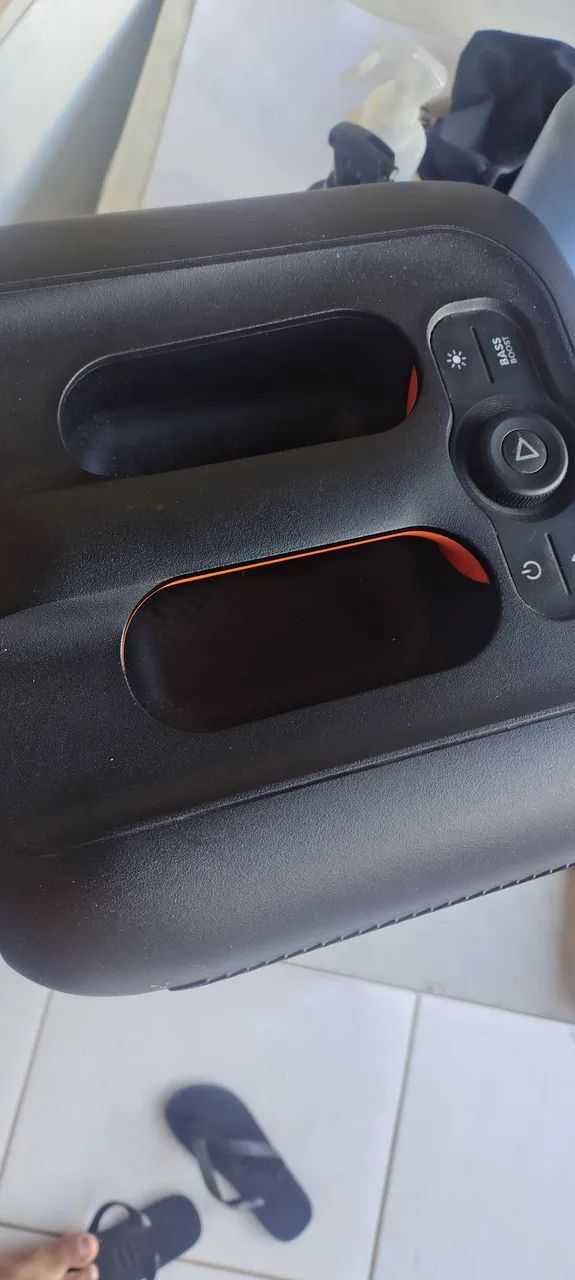 Caixa jbl original muito nova aem marca de iso