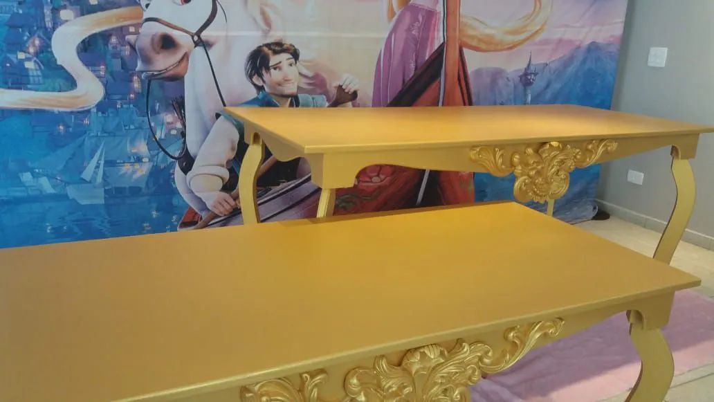 Mesas douradas com florão e pés Luiz XV - Foto 4
