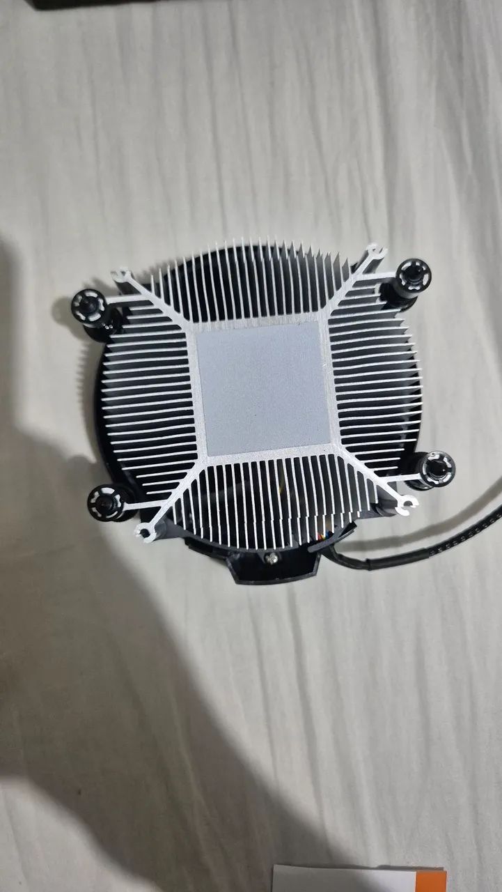 Vendo Processador Ryzen 3 2200G + Cooler box AMD  - Foto 5