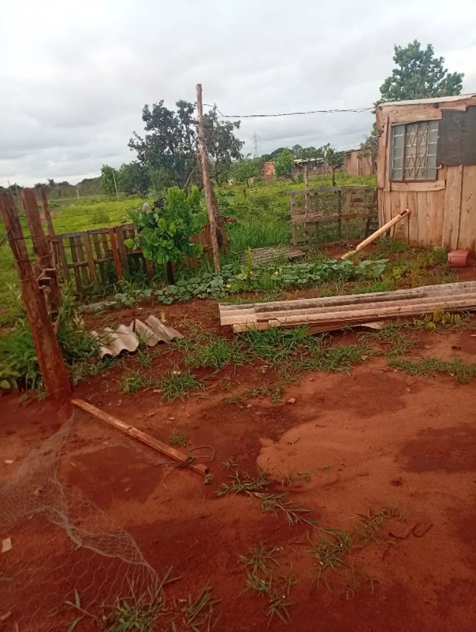  Vendo um terreno cm barraco .  - Foto 2