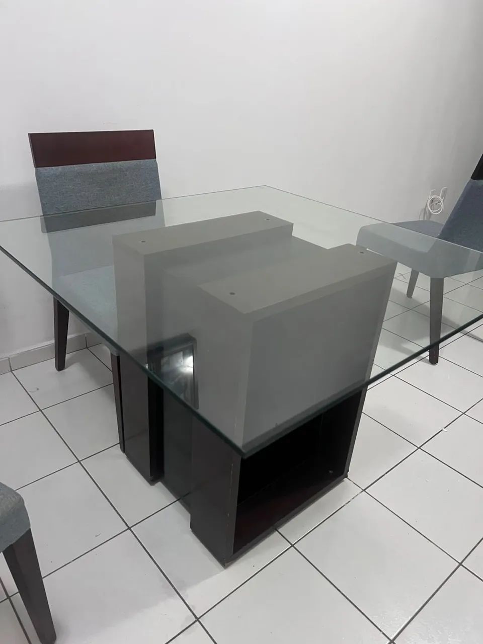 Mesa em MDF e vidro quadrada 1.00x1.00 - Foto 2