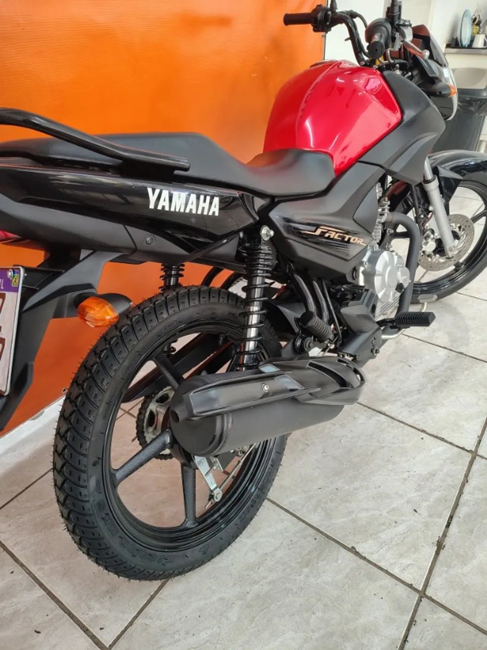 Yamaha Factor 125 i vermelha 2025  - Foto 5