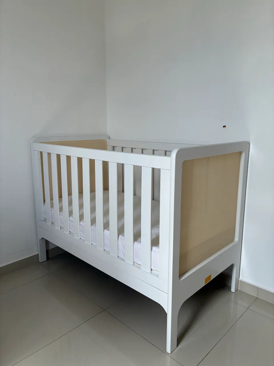 BERÇO BRISA BRANCO COM PALHINHA