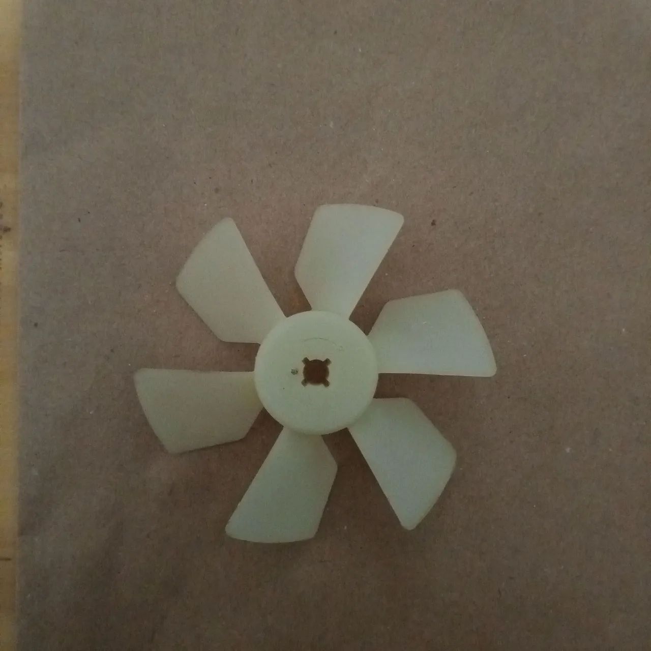 Ventoinha  plástico  seis pas 