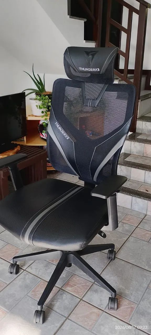 Cadeira ergonomica ThunderX3 Yama - Foto 2