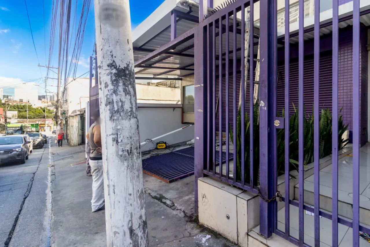 Prédio comercial na Rua dos Ferroviários, 54  700 m² - Foto 3