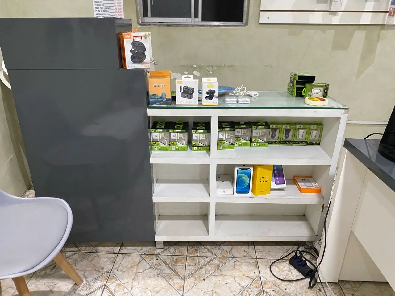 Vendo Canaletado e móveis P/ loja de Cell