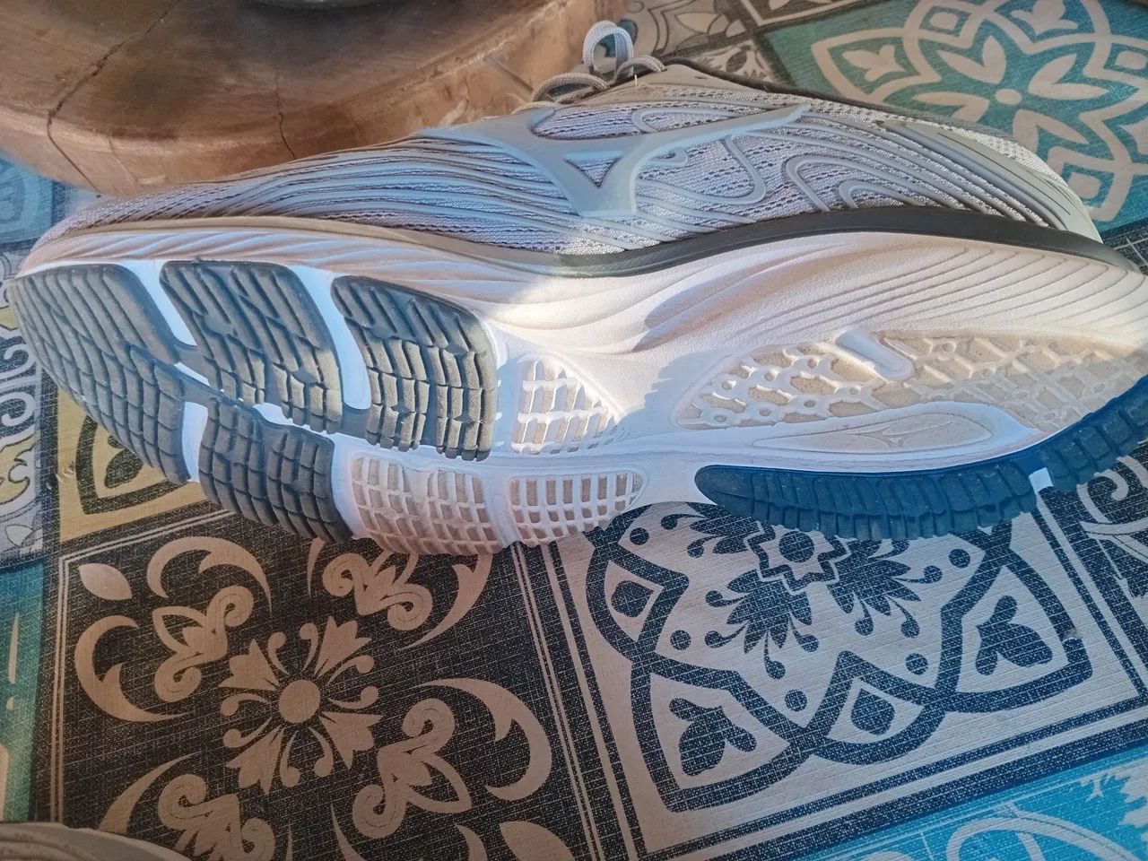 Tenis mizuno cinza e azul - Foto 4