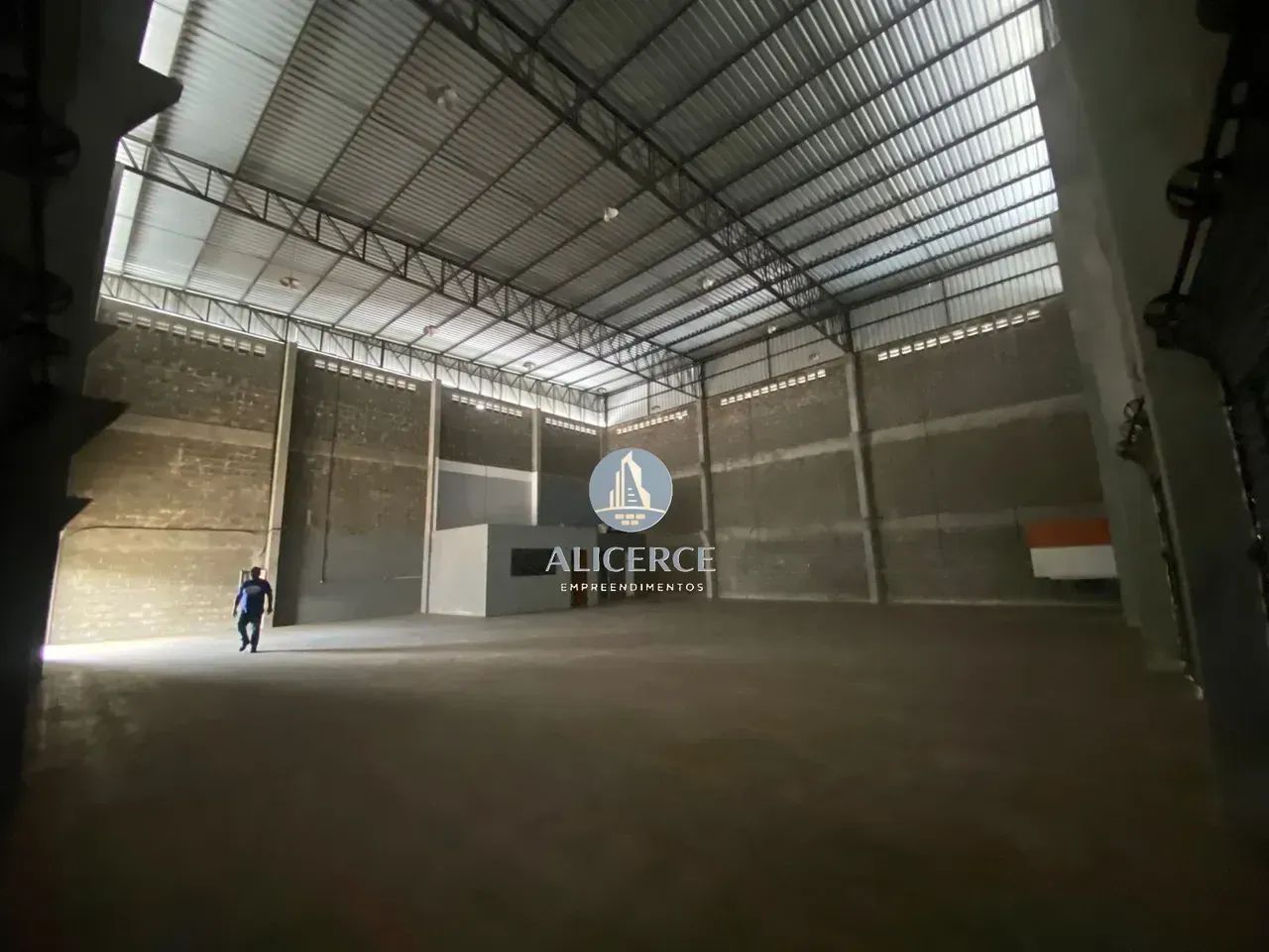 ALUGO GALPÃO DE 400 M2 NO NOVO ALEIXO COM DOCA - Foto 4