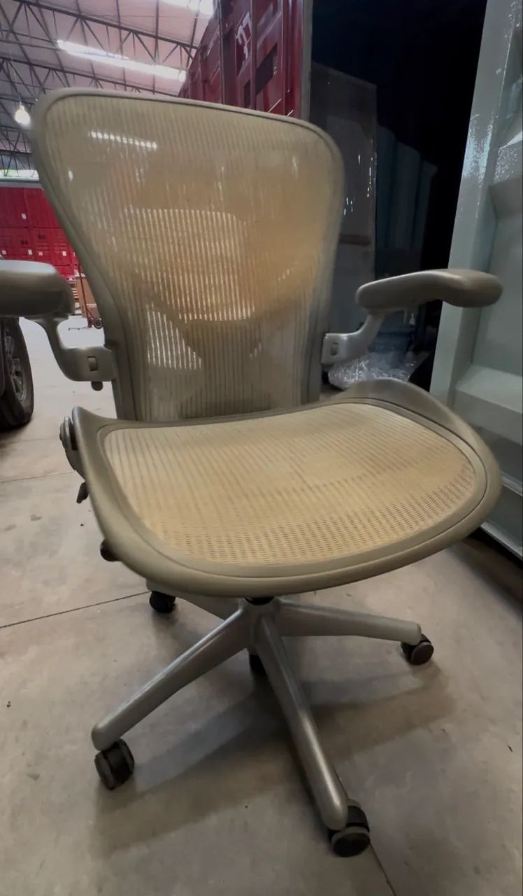 CADEIRA NEW AERON HARMAN MILLER 