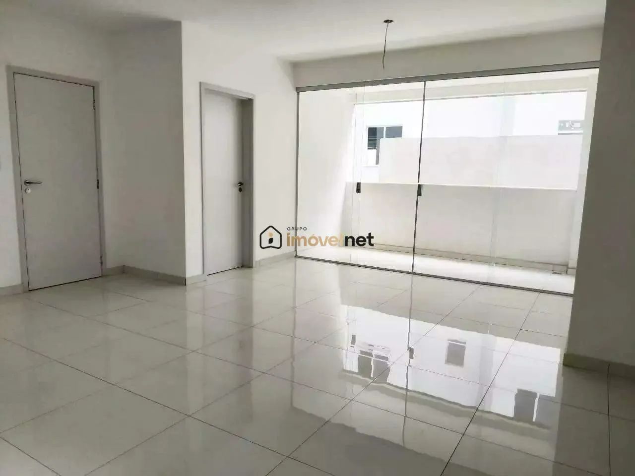 Apartamento 4 Quartos com 3 Vagas para Locação