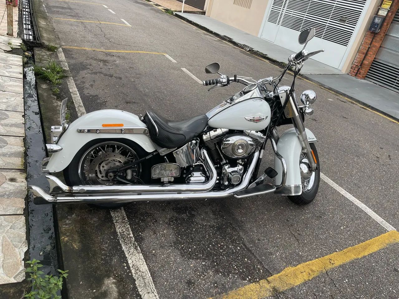 HARLEY DELUXE 2012