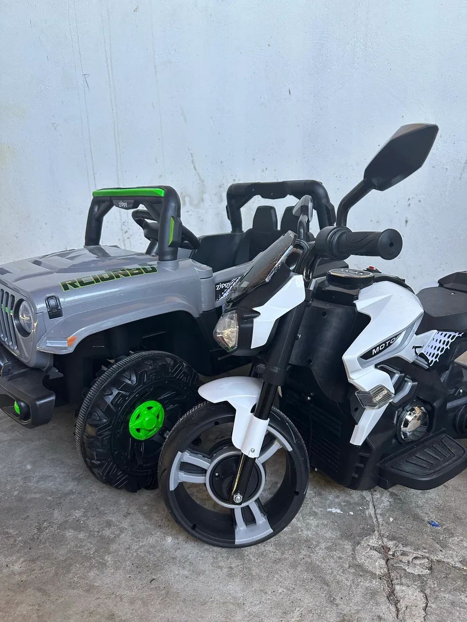 Vendo brinquedos elétricos 