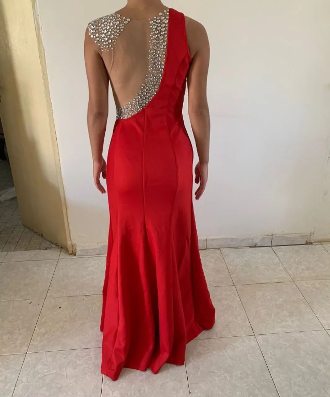 Vestido Vermelho com Tule e Pérolas - Foto 2