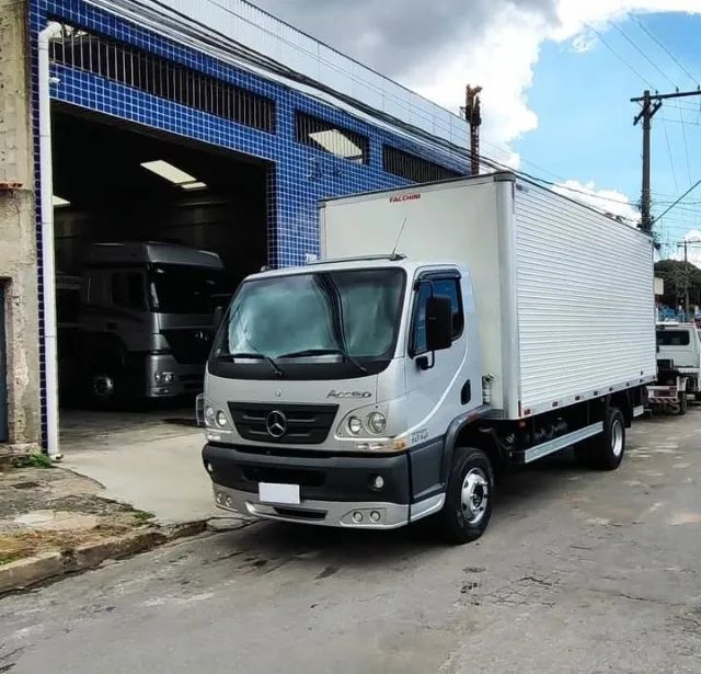 accelo 1016 4x2 2017 baú  - Foto 3