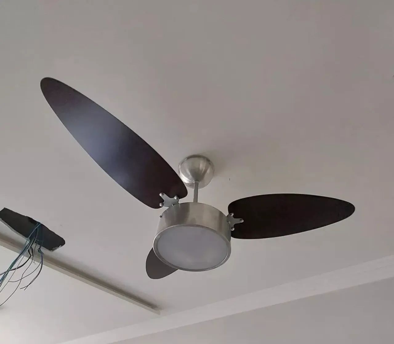 Ventilador 3 paletas marrom
