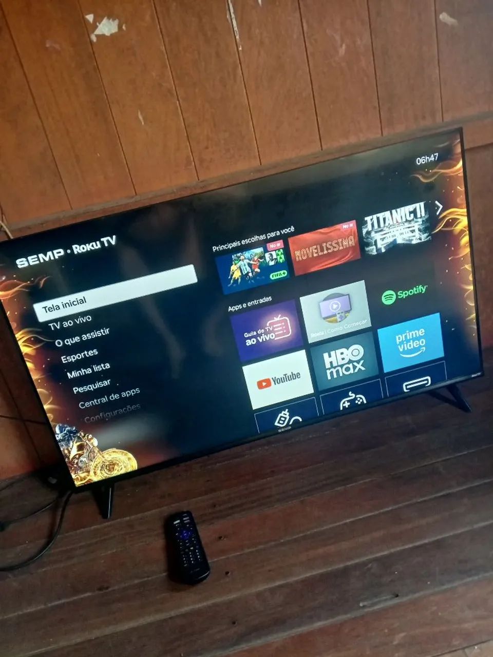 Vendo esse tv semp roku 43 polegadas nota fiscal controle  - Foto 2