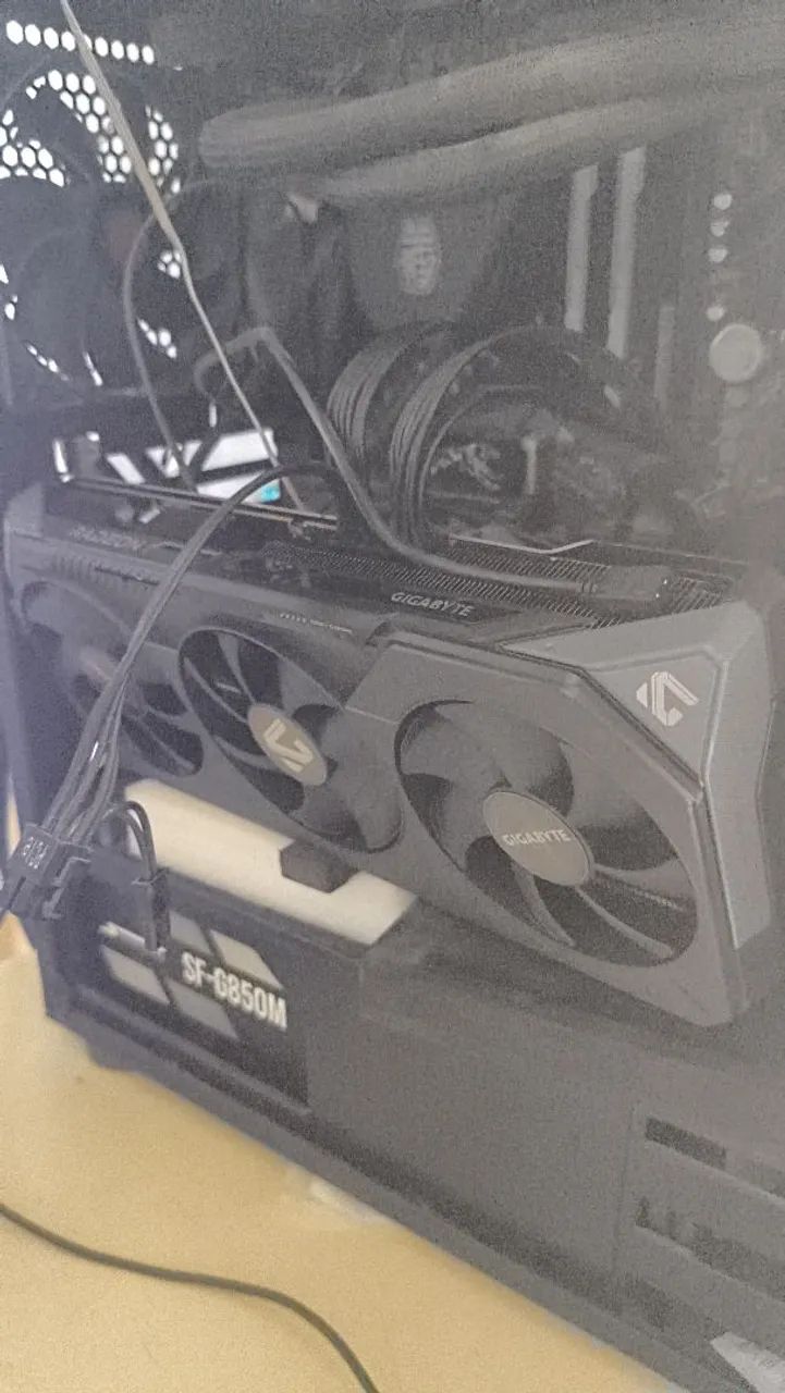 GIGABYTE 9070 GAMING OC - Foto 2
