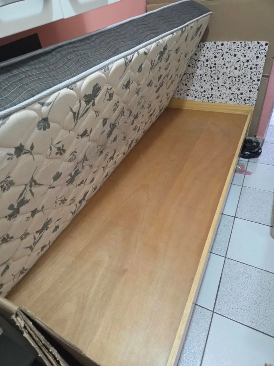 Vendo cama + colchão de solteiro - Foto 3
