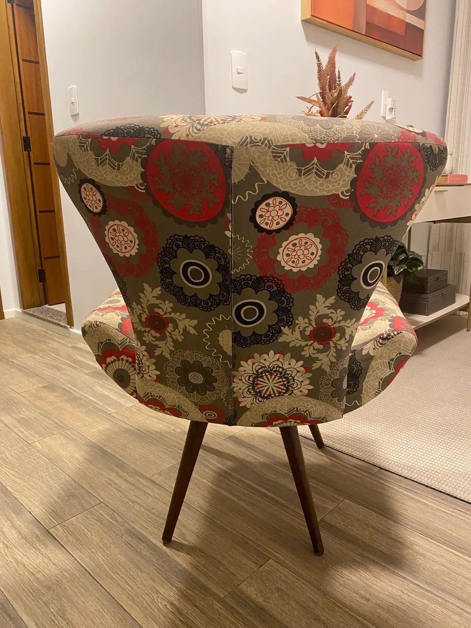 Poltrona Decorativa com Pés Palito - Menegaz - Foto 3