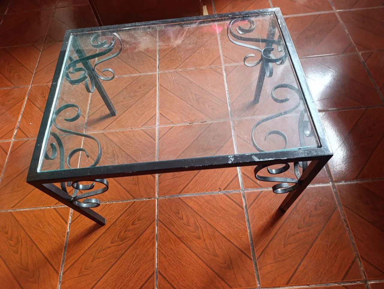 Mesa de centro com tampo de vidro  - Foto 2