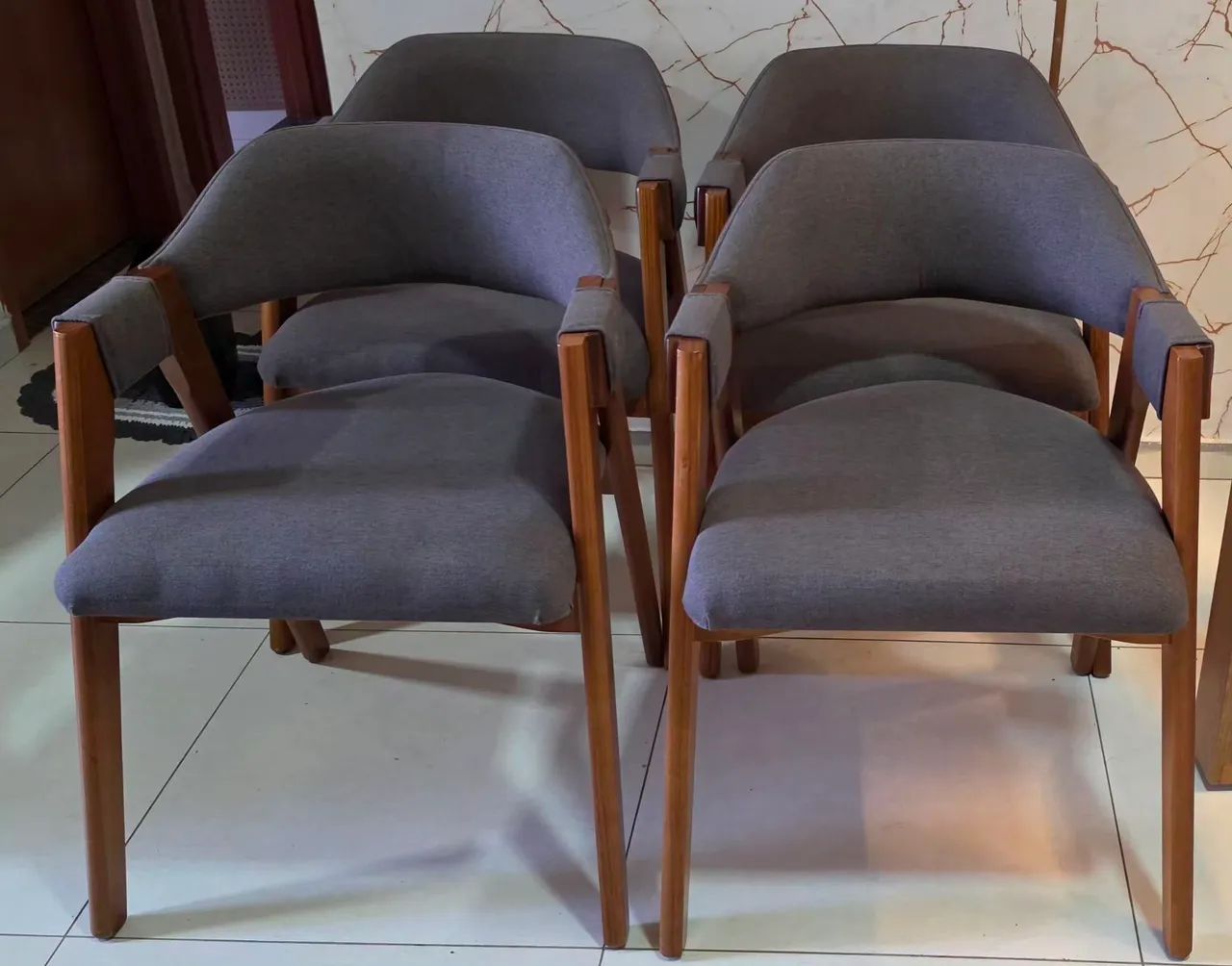 VENDO 4 CADEIRAS