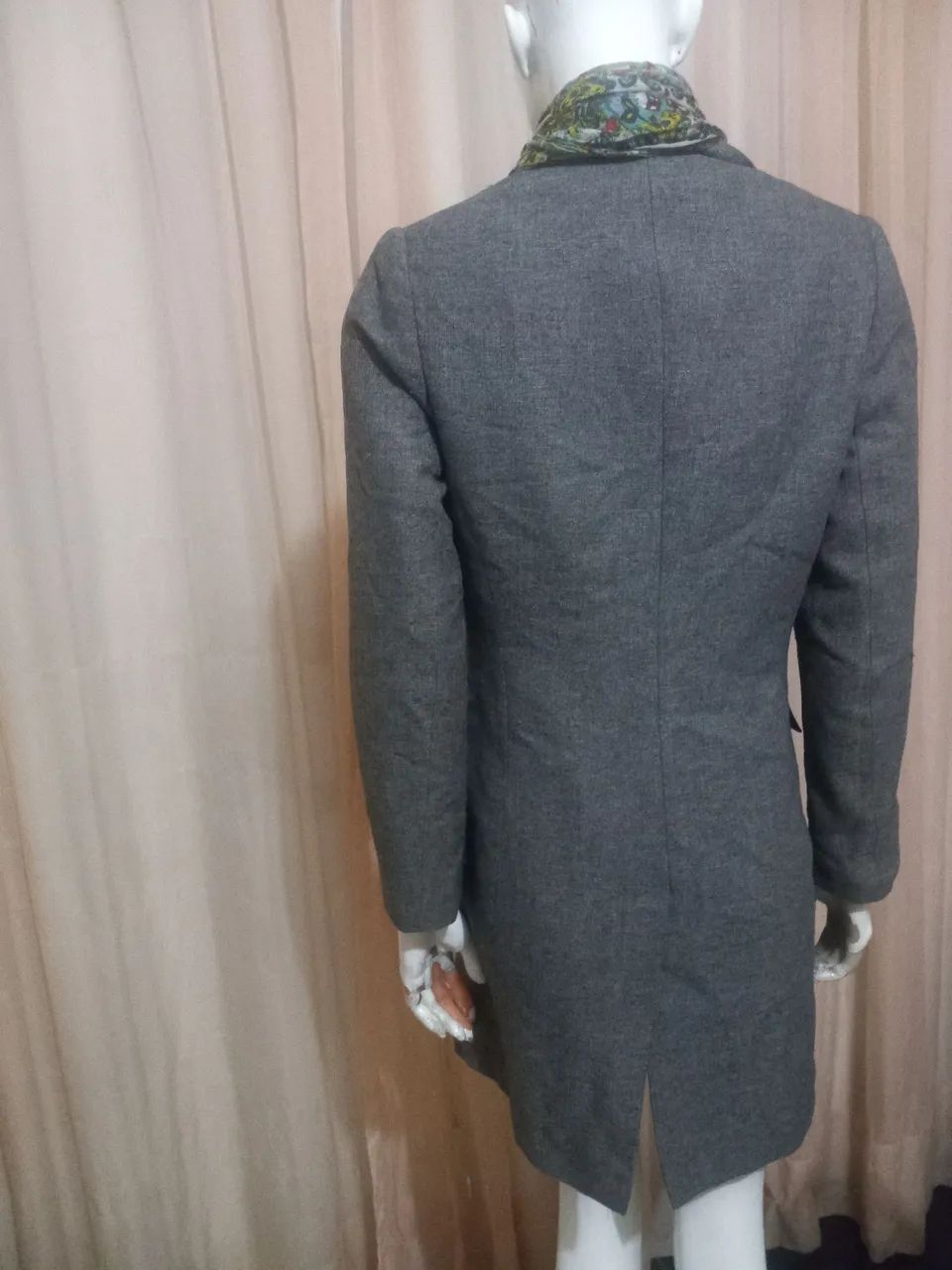 Vendo esse casaco importado forrado tecido macio quentinho. - Foto 3
