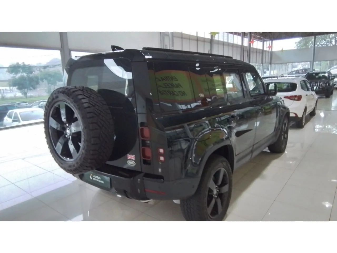 Land Rover Defender 110 2.0 Turbo SE Si4 Aut., foto 6 de 12
