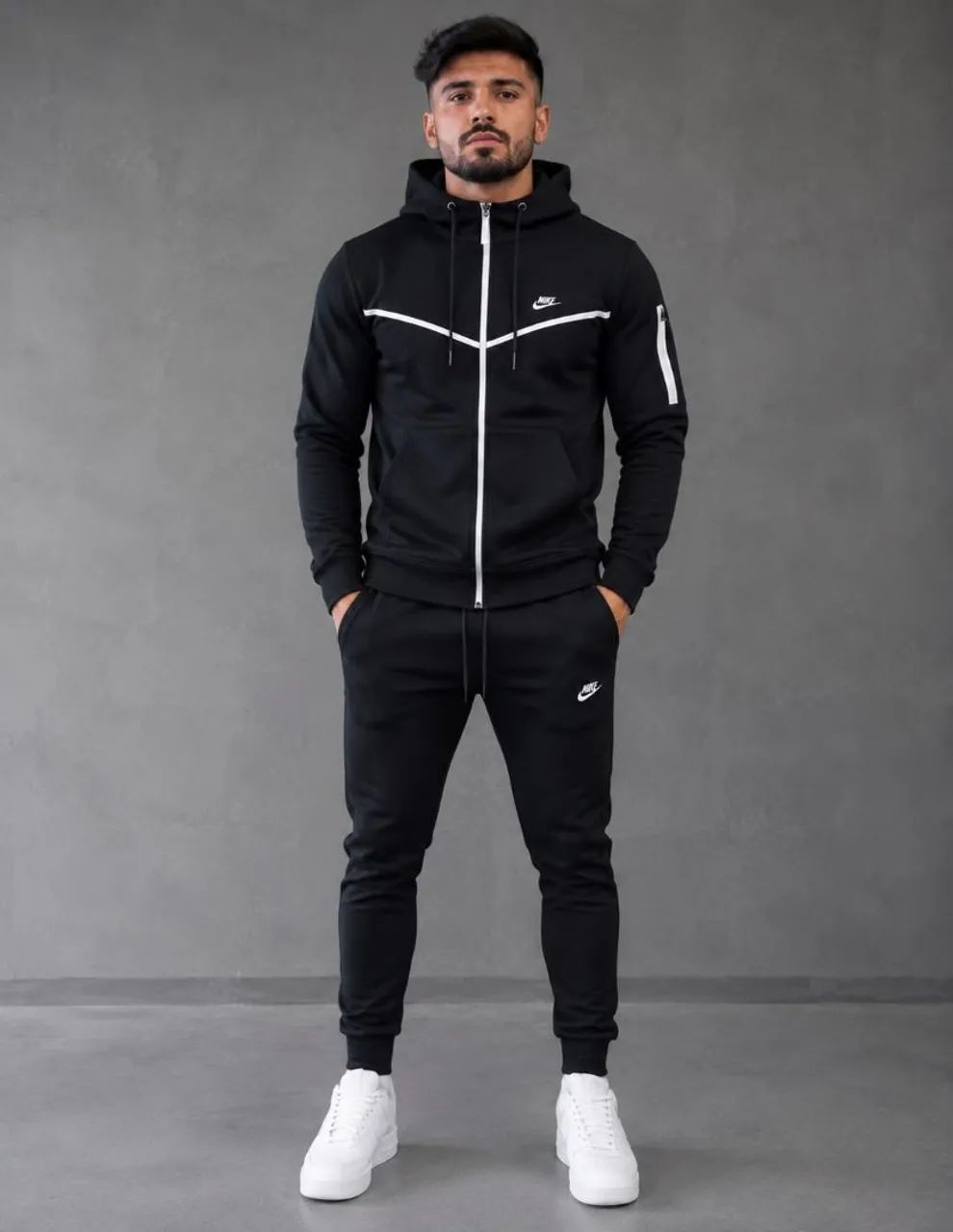 CONJUNTO MOLETON NIKE COM ZIPER E RECORTE EM V - Foto 5