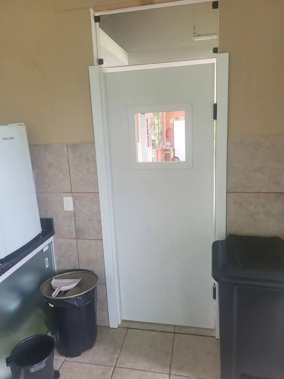 Porta basculante vai e vem branca