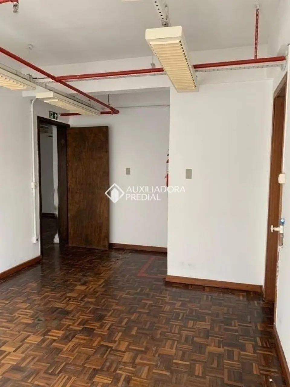 Excelente oportunidade de comprar sala comercial no centro - Foto 3