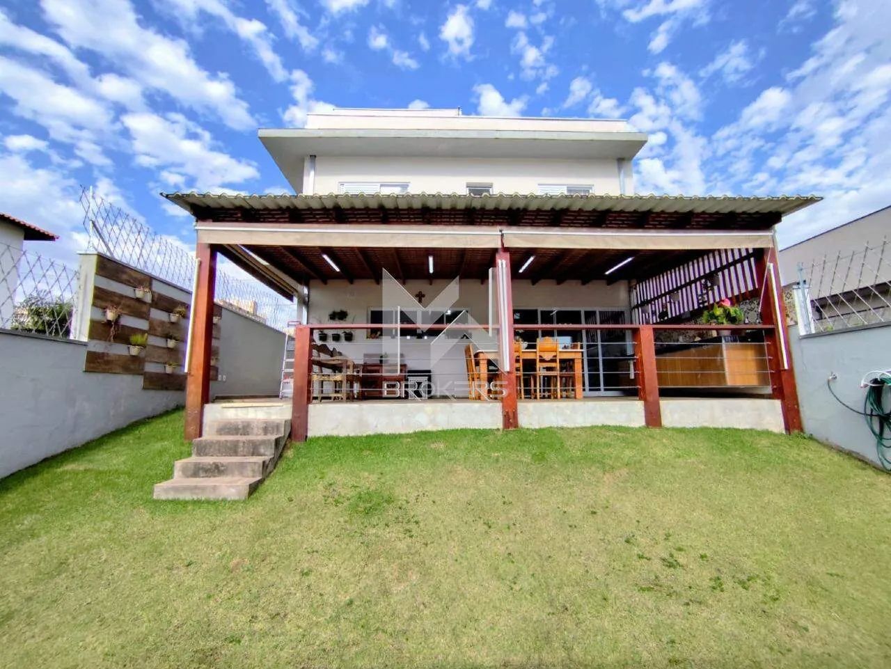 Casa à venda em Vinhedo, interior de São Paulo!!
