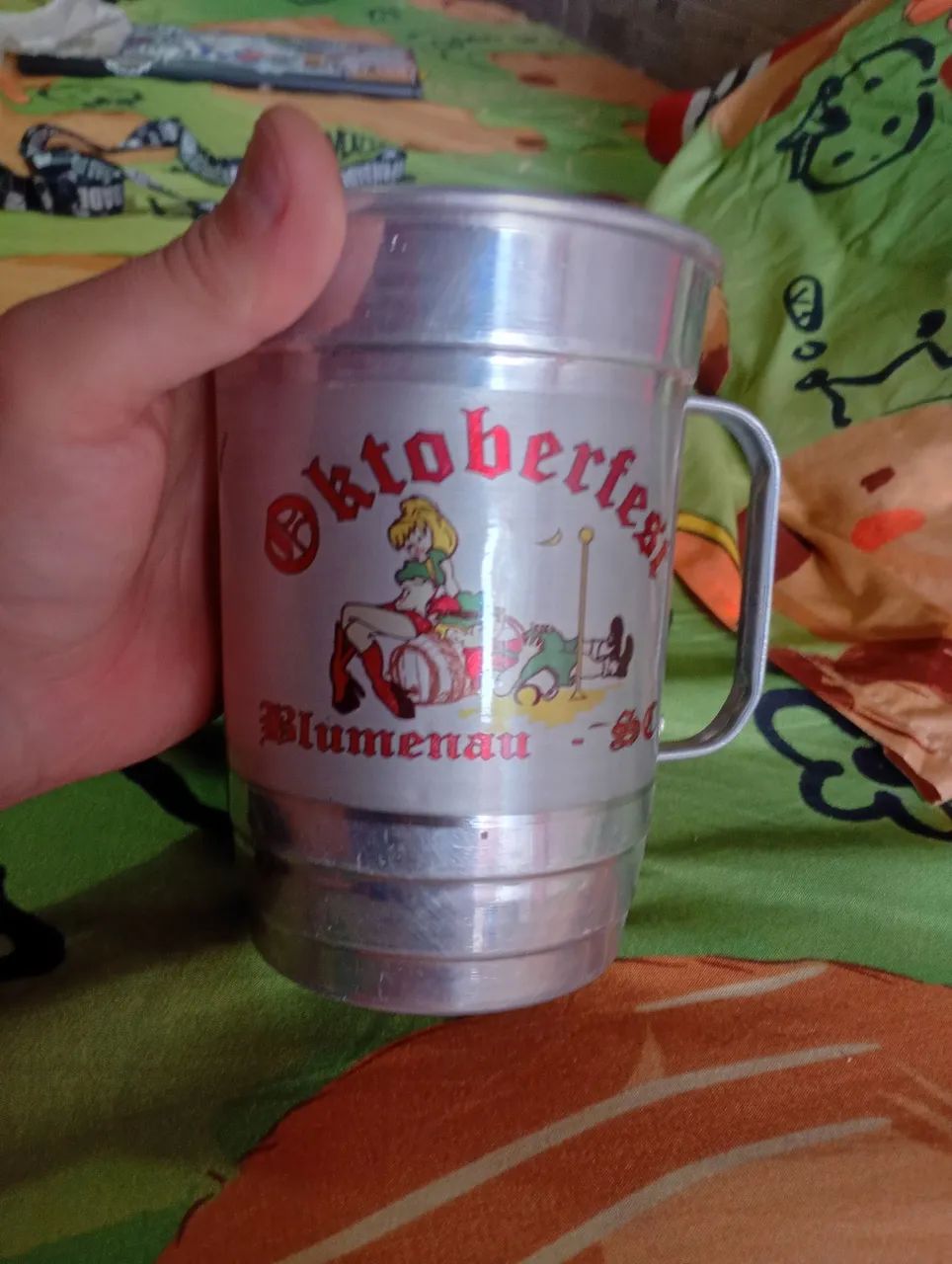 Caneca oficial Oktoberfest com cordão  - Foto 2