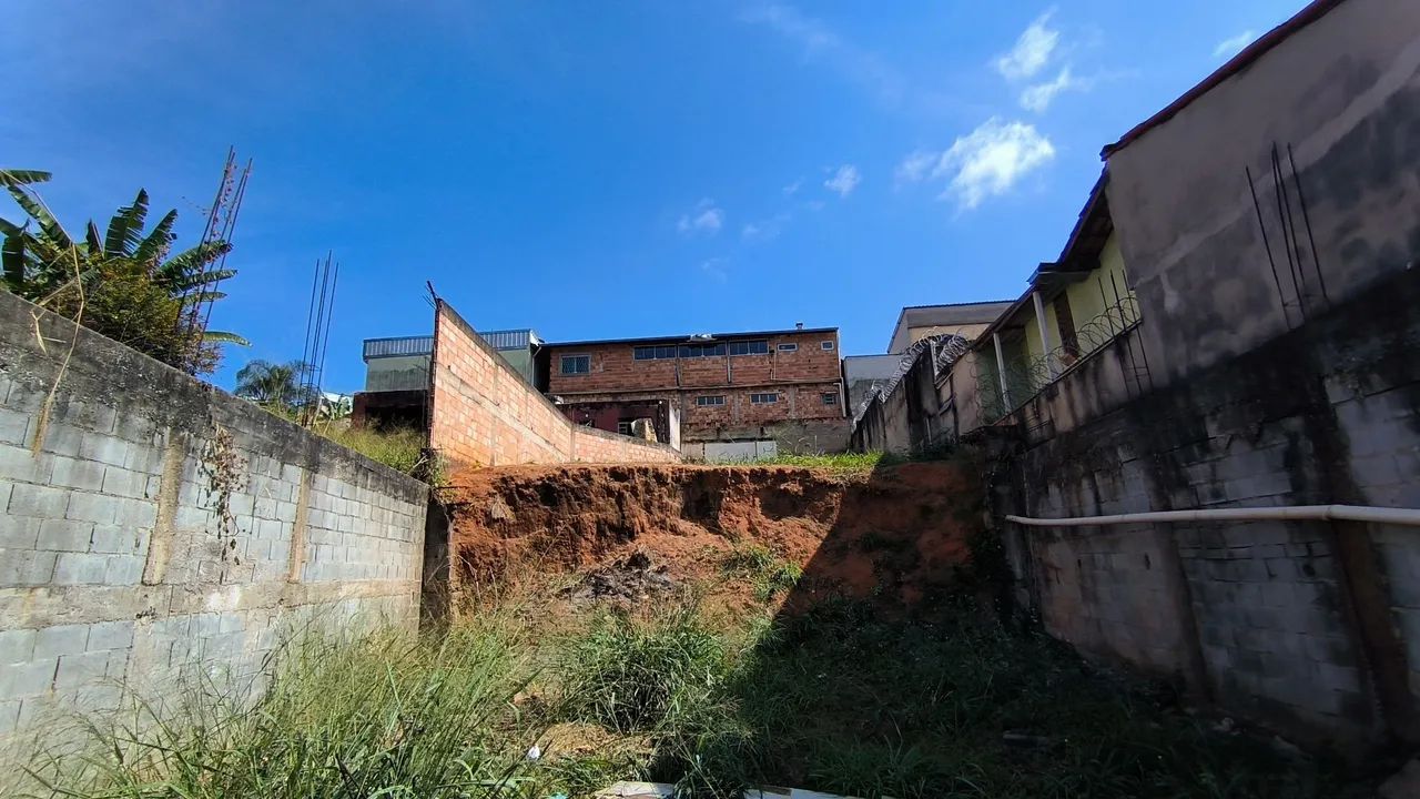 Lote 620m² à venda no Palmeiras.