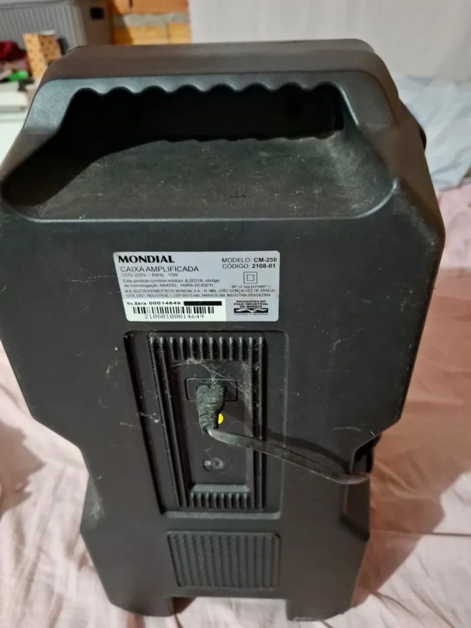 Caixa de som com Bluetooth e pega microfone  - Foto 2