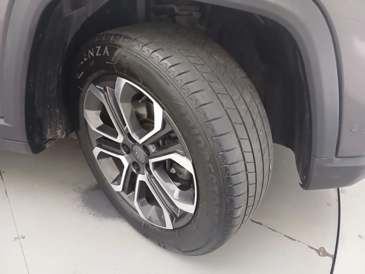 Jeep Commander Limited T270 1.3 TB Flex Aut., foto 13 de 18