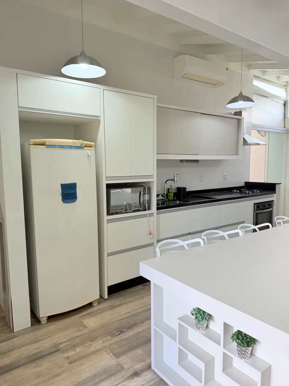 Casa estilo chalé a 150m da Praia de Ponta das Canas | Jacuzzi + Condomínio com Piscinas - Foto 4