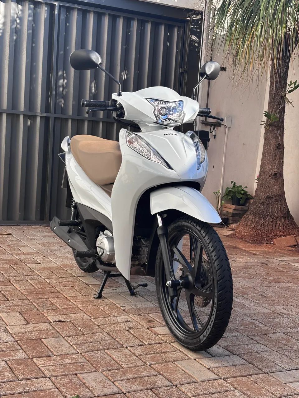 BIZ EX 2025