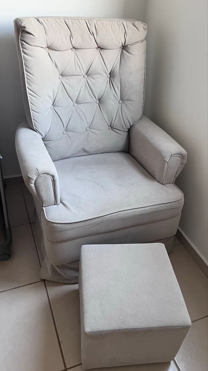 Poltrona de amamentação com puff - Foto 2