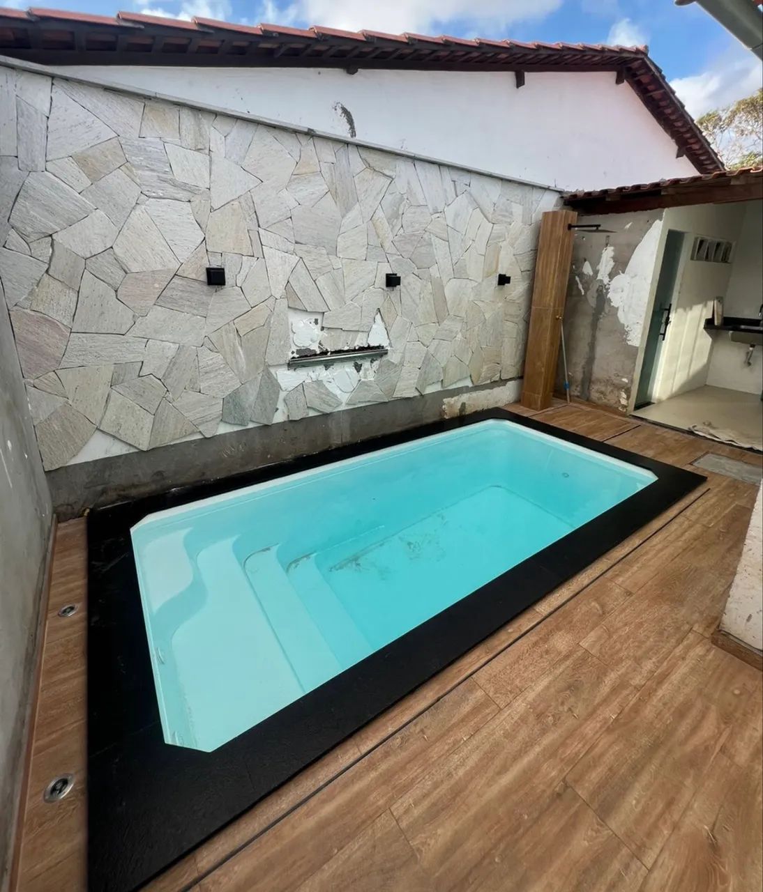 PISCINA LEBLON 