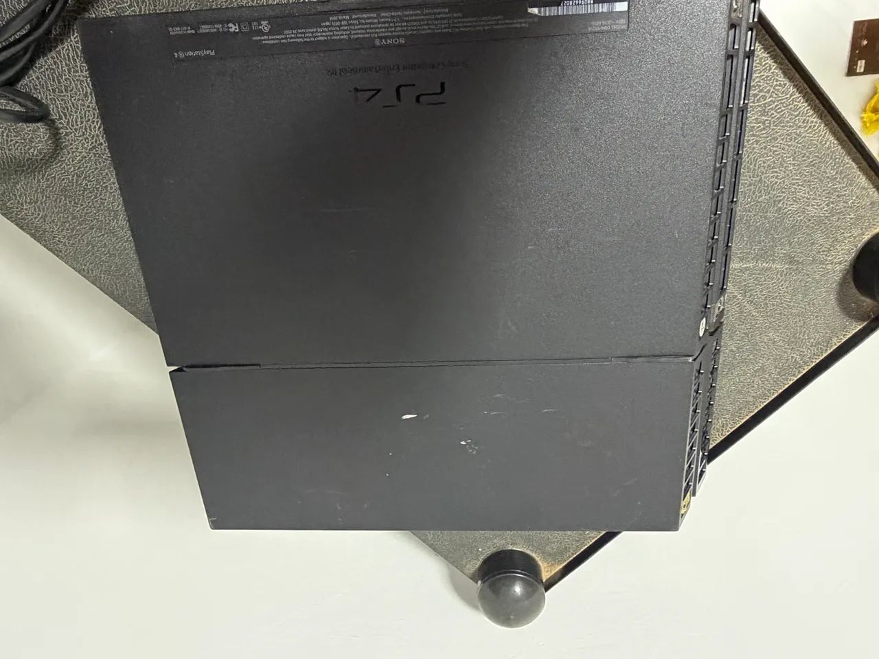 Ps4 com duas Manete  - Foto 2