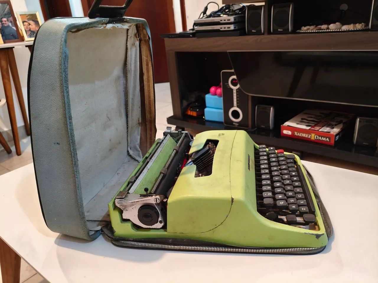 Vendo Máquina de Escrever Olivetti Lettera 32 - Foto 3