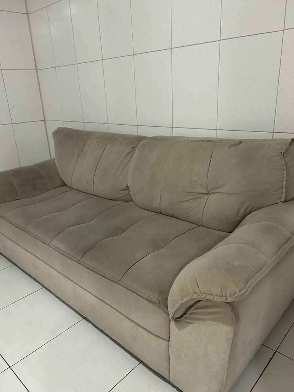 SOFÁ BEJE 3 LUGARES  - Foto 3