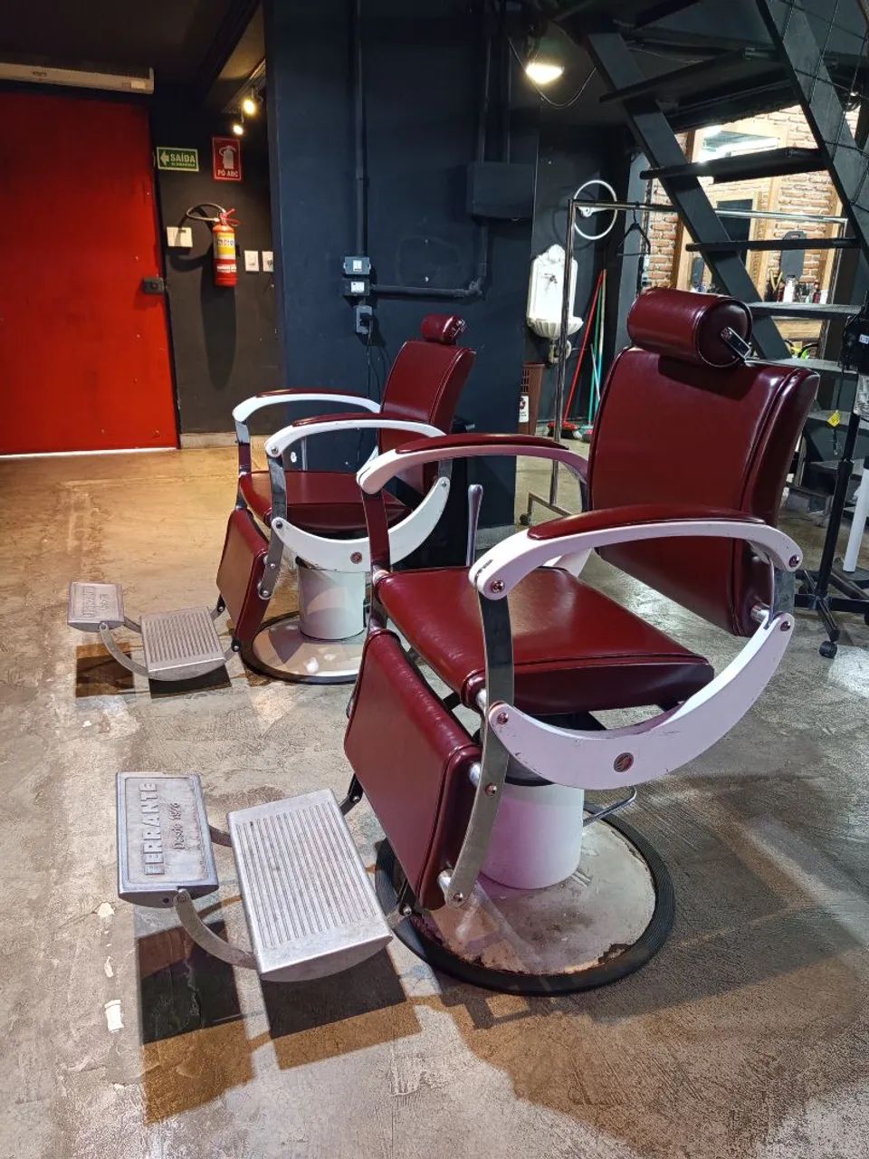 Cadeira pra barbearia  - Foto 2
