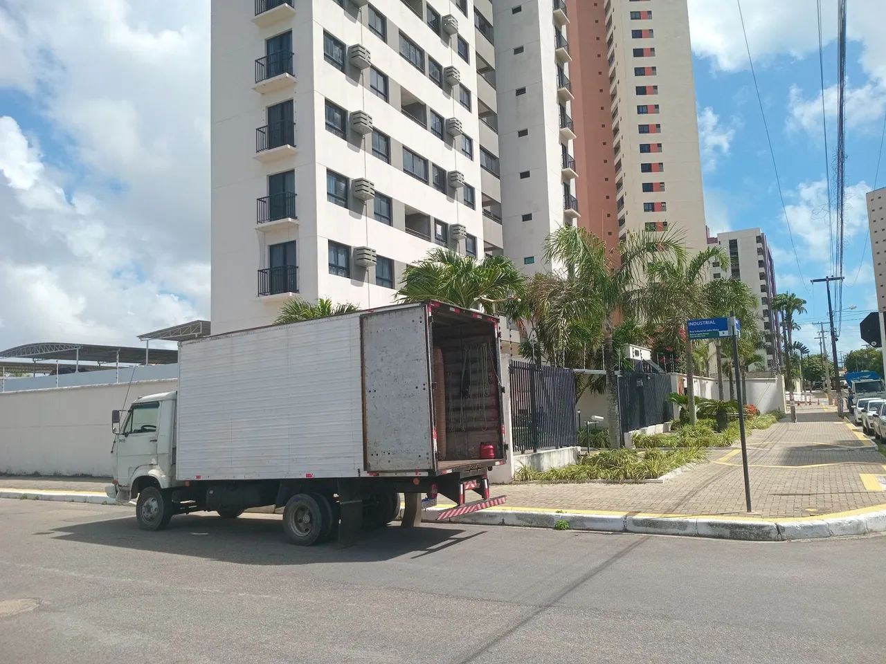 Mudança é fretes caminhão Baú 5 metros  - Foto 5