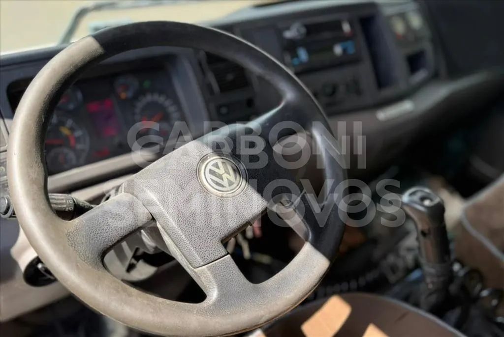 VW 24.280 CONSTELLATION 6X2 - Foto 11